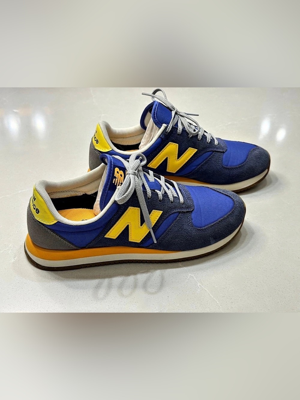 New Balance 420 v2 Retro Blue Yellow Sneakers Women’s Size 8.5